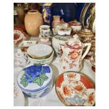 LARGE selection of chiLARGE selection of ceramics and china.na.