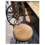 4 bar stools and matching table 4 chairs