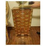 has matching dresser