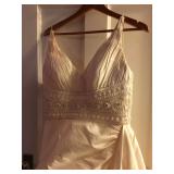 Manuel Mota Wedding Dress size US10
