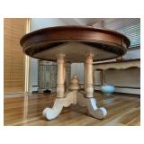 Domain Kitchenette, Expands w Leaves 