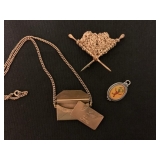 Vintage Kitsch Jewelry: Unique Gift Ideas! 