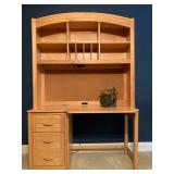 Lextington Furniture Bedroom Set, Desk with Hutch 