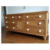 dresser, set of drawers