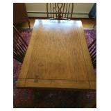 Kitchen table w/  Extendable Breadboard Ends