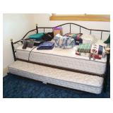 Trundle day bed
