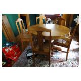 Round Oak Table & Chairs