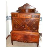 Another Gorgeous Piece To this antique Bedroom Set 