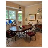 nice dining/kitchen set