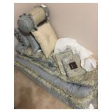 Queen bed linens
