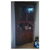 Corner Hutch