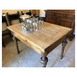Antique oak draw leaf table