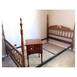 Vintage maple poster bed