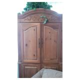 Armoire/TV Cabinet