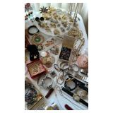 ANTIQUE ESTATE SALE IN CROWN POINT 2 DAYS ONLY