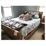 Sleigh Bed   Hand-made Wedding Ring Quilt