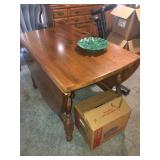 Leaf table and 2 leaves $95