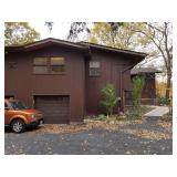 Pink Dog offers 30 percent off most marked prices in Oakland