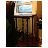 Spindle-legged table.