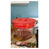 Pyrex lidded measuring bowl.