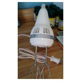 Hand mixer.