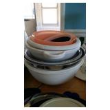 Assorted mixing bowls.