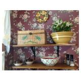 Kitchen decorative items.