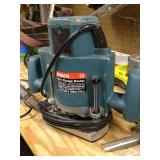Bosch 1811 plunge router