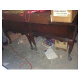 End table swith cabriole legs.
