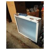 Fluorescent light fixture