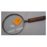 OLD MAGNAFIER WITH WOOD HANDLE - OLD CHIP NOT AFFECTING USE