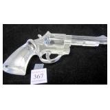 Small live/online trinkets auction