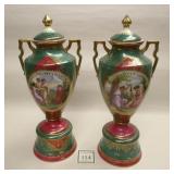 PAIR OF PORCELAIN URNS.