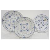  FOUR BLUE ONION PATTERN PORCELAIN PLATES: TWO DANMARK