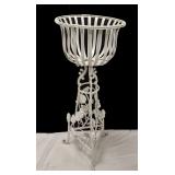 PAINTED METAL PLANT STAND