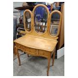 ANTIQUE MAPLE VANITY