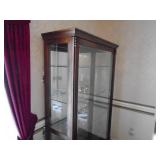 Lighted display cabinet