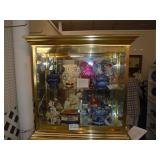 Lighted display cabinet