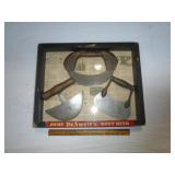 Root beer advertising, knives