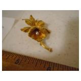 18 K gold pin