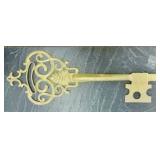 OVERSIZED SKELETON KEY