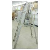 STEPLADDER