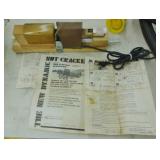 VINTAGE DYNAMIC ELECTRIC NUT CRACKER