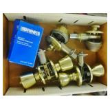 LOT DOORKNOBS AND LOCKS (SOME W/ KEYS)