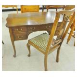 MEDIUM SIZED DESK AND CHAIR