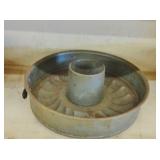 METAL CAKE MOLD