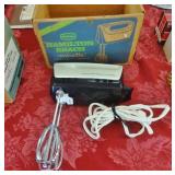 HAMILTON BEACH MIXER WITH BOX