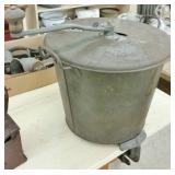 VINTAGE DOUGH KNEADER