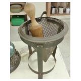 RICE STRAINER WITH PESTLE
