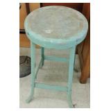 METAL PAINTED STOOL